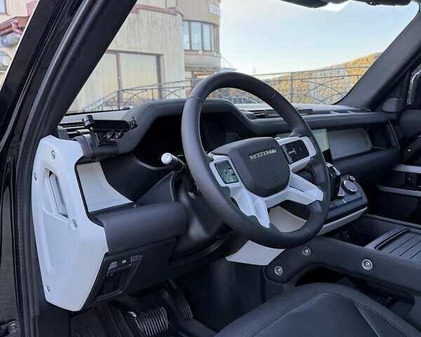 Черный Ленд Ровер Дефендер, объемом двигателя 3 л и пробегом 102 тыс. км за 88500 $, фото 32 на Automoto.ua