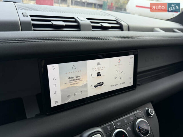 Черный Ленд Ровер Дефендер, объемом двигателя 2 л и пробегом 77 тыс. км за 76000 $, фото 26 на Automoto.ua