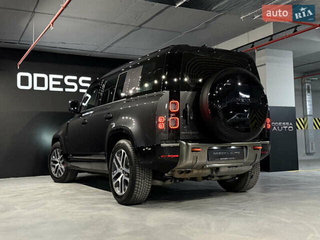 Черный Ленд Ровер Дефендер, объемом двигателя 3 л и пробегом 72 тыс. км за 83500 $, фото 6 на Automoto.ua