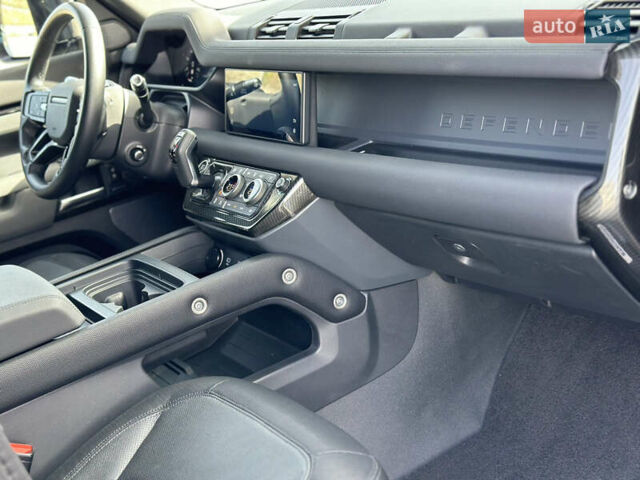 Чорний Ленд Ровер Дефендер, об'ємом двигуна 3 л та пробігом 89 тис. км за 68000 $, фото 43 на Automoto.ua