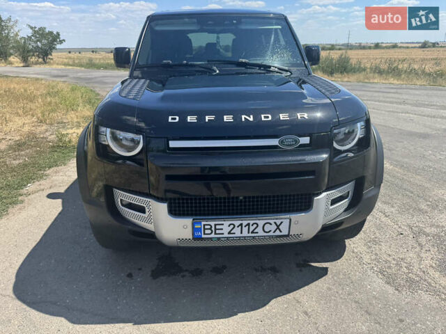 Чорний Ленд Ровер Дефендер, об'ємом двигуна 2 л та пробігом 100 тис. км за 54000 $, фото 5 на Automoto.ua