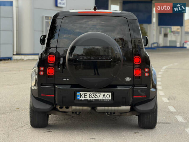 Черный Ленд Ровер Дефендер, объемом двигателя 2 л и пробегом 77 тыс. км за 76000 $, фото 4 на Automoto.ua