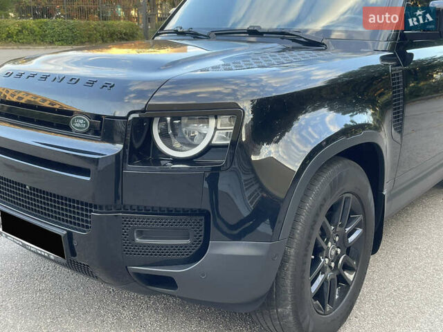 Чорний Ленд Ровер Дефендер, об'ємом двигуна 2 л та пробігом 107 тис. км за 54799 $, фото 10 на Automoto.ua