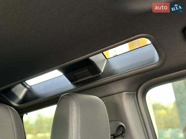 Чорний Ленд Ровер Дефендер, об'ємом двигуна 3 л та пробігом 89 тис. км за 68000 $, фото 61 на Automoto.ua