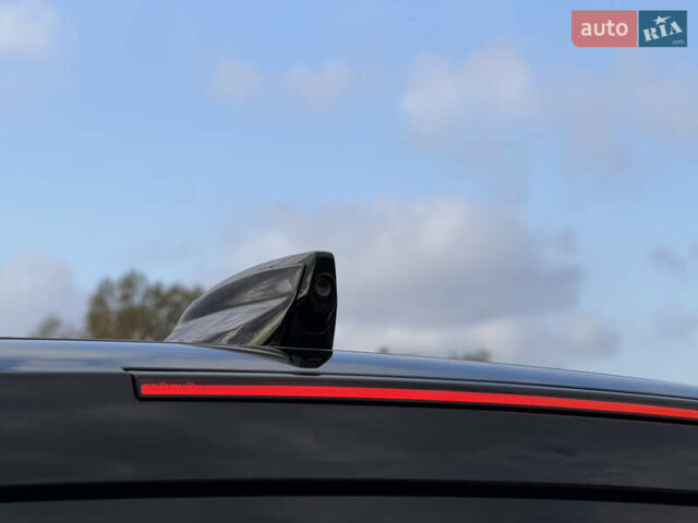 Черный Ленд Ровер Дефендер, объемом двигателя 2 л и пробегом 77 тыс. км за 76000 $, фото 38 на Automoto.ua