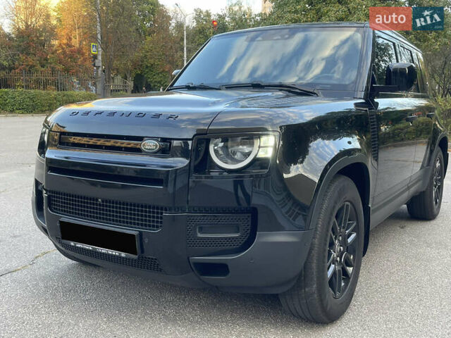 Чорний Ленд Ровер Дефендер, об'ємом двигуна 2 л та пробігом 107 тис. км за 54799 $, фото 12 на Automoto.ua