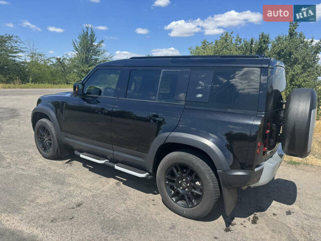 Черный Ленд Ровер Дефендер, объемом двигателя 2 л и пробегом 85 тыс. км за 54000 $, фото 2 на Automoto.ua