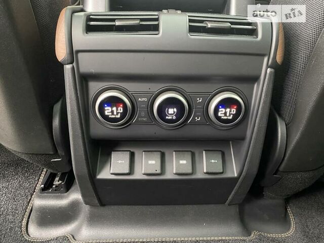 Черный Ленд Ровер Дефендер, объемом двигателя 3 л и пробегом 21 тыс. км за 84000 $, фото 9 на Automoto.ua