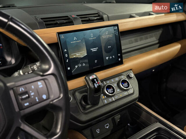 Черный Ленд Ровер Дефендер, объемом двигателя 3 л и пробегом 72 тыс. км за 83500 $, фото 18 на Automoto.ua