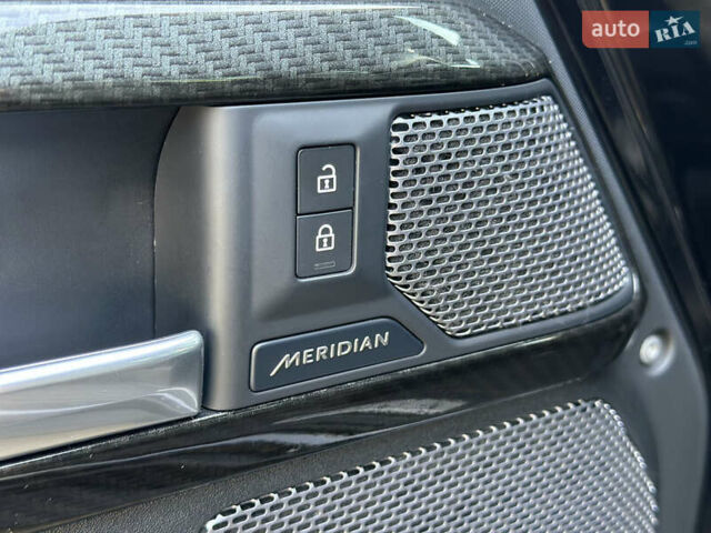 Чорний Ленд Ровер Дефендер, об'ємом двигуна 3 л та пробігом 89 тис. км за 68000 $, фото 30 на Automoto.ua