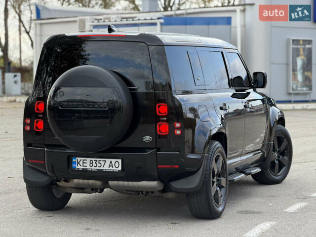 Черный Ленд Ровер Дефендер, объемом двигателя 2 л и пробегом 77 тыс. км за 76000 $, фото 3 на Automoto.ua
