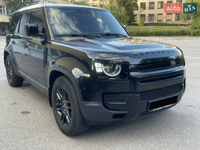 Чорний Ленд Ровер Дефендер, об'ємом двигуна 2 л та пробігом 107 тис. км за 54799 $, фото 18 на Automoto.ua