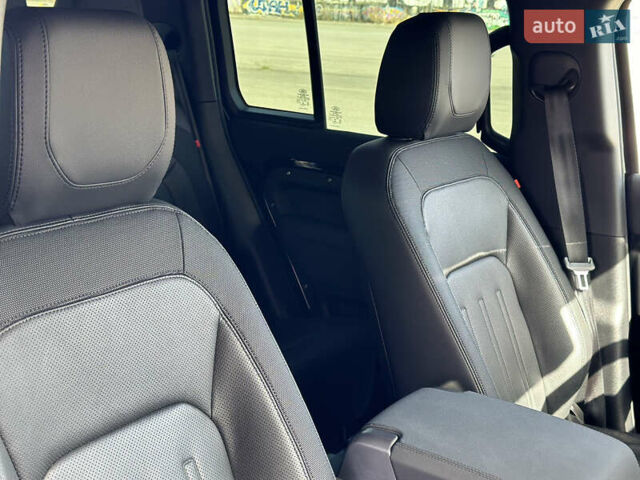 Чорний Ленд Ровер Дефендер, об'ємом двигуна 3 л та пробігом 89 тис. км за 68000 $, фото 48 на Automoto.ua