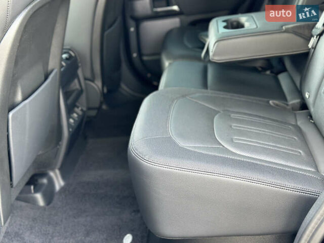 Чорний Ленд Ровер Дефендер, об'ємом двигуна 3 л та пробігом 89 тис. км за 68000 $, фото 36 на Automoto.ua