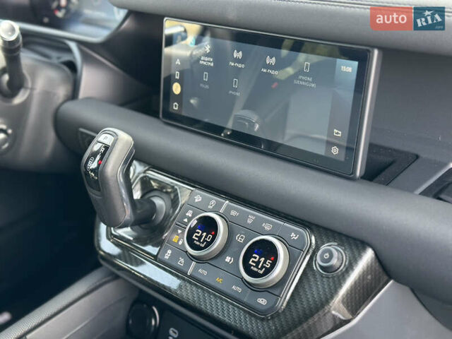 Чорний Ленд Ровер Дефендер, об'ємом двигуна 3 л та пробігом 89 тис. км за 68000 $, фото 46 на Automoto.ua