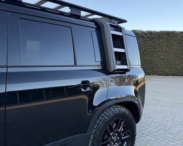 Черный Ленд Ровер Дефендер, объемом двигателя 3 л и пробегом 102 тыс. км за 88500 $, фото 20 на Automoto.ua