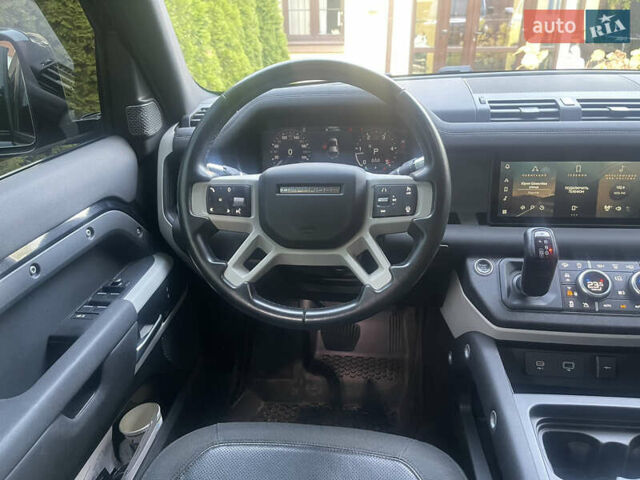 Чорний Ленд Ровер Дефендер, об'ємом двигуна 2 л та пробігом 107 тис. км за 54799 $, фото 34 на Automoto.ua