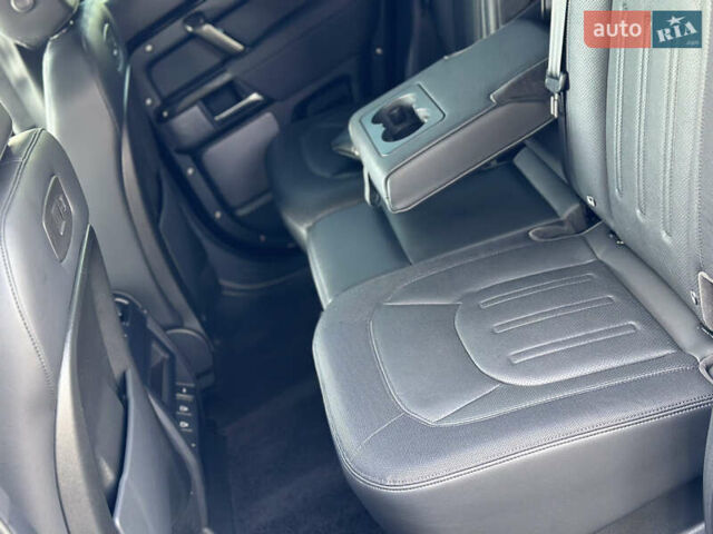 Чорний Ленд Ровер Дефендер, об'ємом двигуна 3 л та пробігом 89 тис. км за 68000 $, фото 39 на Automoto.ua