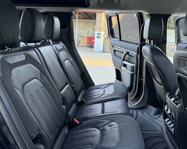 Черный Ленд Ровер Дефендер, объемом двигателя 3 л и пробегом 102 тыс. км за 88500 $, фото 46 на Automoto.ua