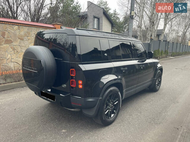 Черный Ленд Ровер Дефендер, объемом двигателя 2 л и пробегом 106 тыс. км за 57000 $, фото 4 на Automoto.ua