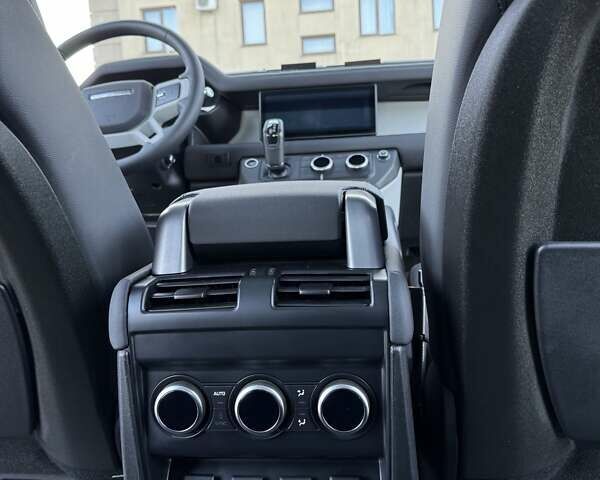 Черный Ленд Ровер Дефендер, объемом двигателя 3 л и пробегом 102 тыс. км за 88500 $, фото 50 на Automoto.ua