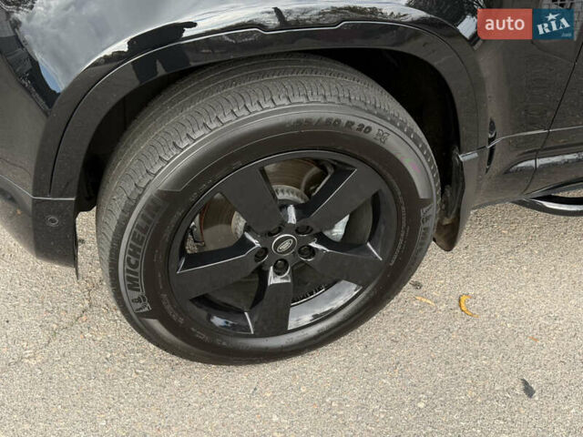 Черный Ленд Ровер Дефендер, объемом двигателя 2 л и пробегом 77 тыс. км за 76000 $, фото 35 на Automoto.ua