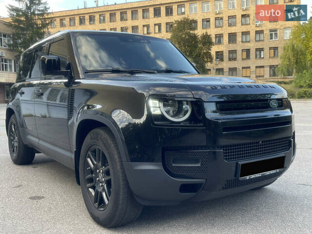 Чорний Ленд Ровер Дефендер, об'ємом двигуна 2 л та пробігом 107 тис. км за 54799 $, фото 16 на Automoto.ua