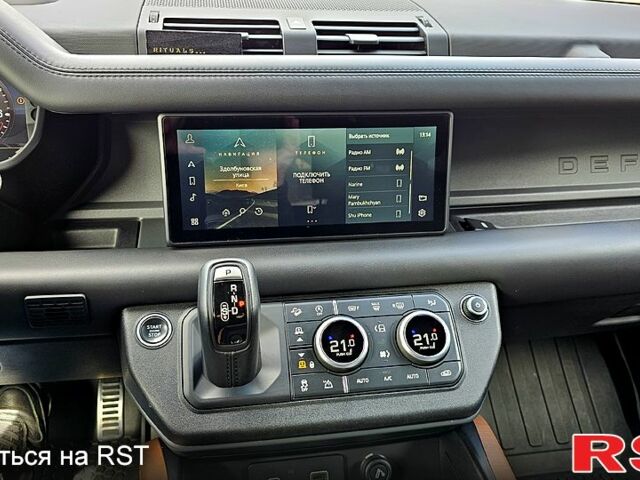 Черный Ленд Ровер Дефендер, объемом двигателя 3 л и пробегом 107 тыс. км за 70000 $, фото 8 на Automoto.ua