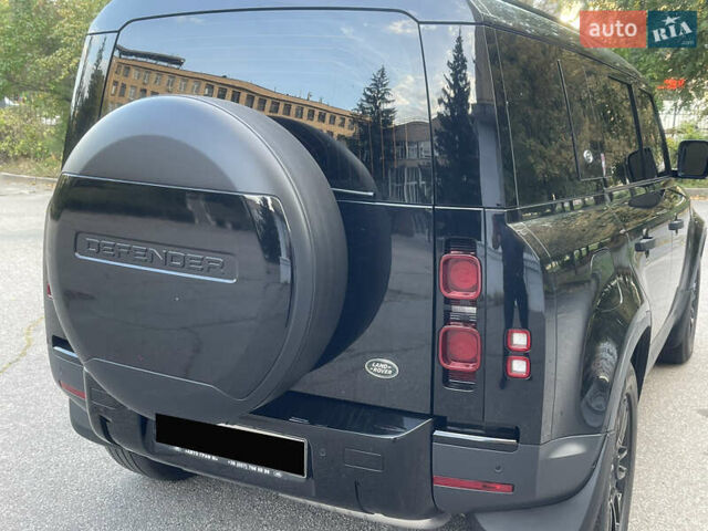 Чорний Ленд Ровер Дефендер, об'ємом двигуна 2 л та пробігом 107 тис. км за 54799 $, фото 23 на Automoto.ua