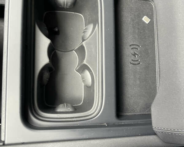 Черный Ленд Ровер Дефендер, объемом двигателя 2 л и пробегом 106 тыс. км за 57000 $, фото 21 на Automoto.ua