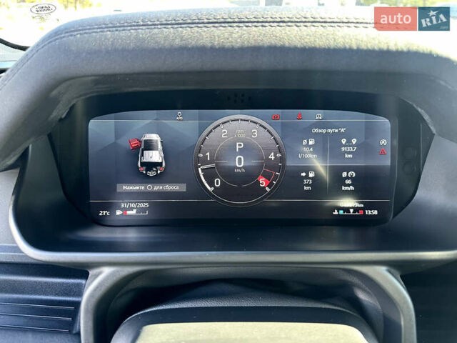 Чорний Ленд Ровер Дефендер, об'ємом двигуна 2 л та пробігом 47 тис. км за 75900 $, фото 10 на Automoto.ua