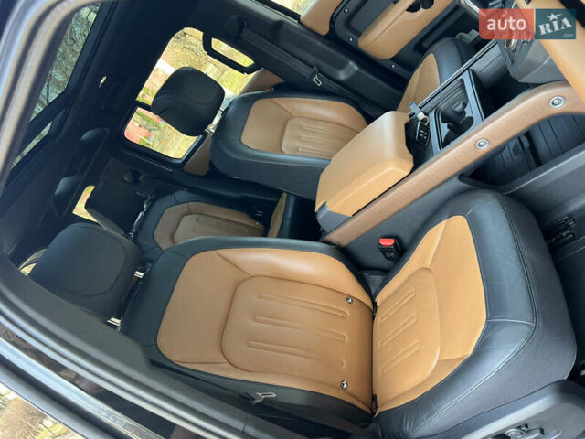 Чорний Ленд Ровер Дефендер, об'ємом двигуна 3 л та пробігом 72 тис. км за 83500 $, фото 36 на Automoto.ua