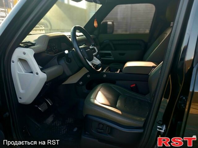 Черный Ленд Ровер Дефендер, объемом двигателя 3 л и пробегом 99 тыс. км за 62500 $, фото 5 на Automoto.ua