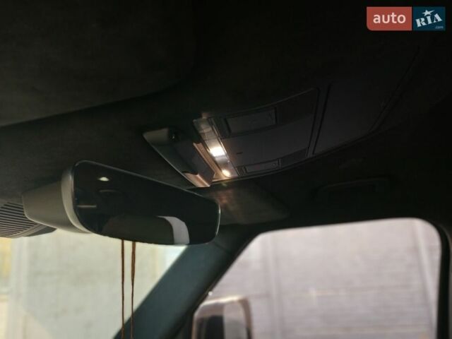 Чорний Ленд Ровер Дефендер, об'ємом двигуна 3 л та пробігом 99 тис. км за 59800 $, фото 27 на Automoto.ua