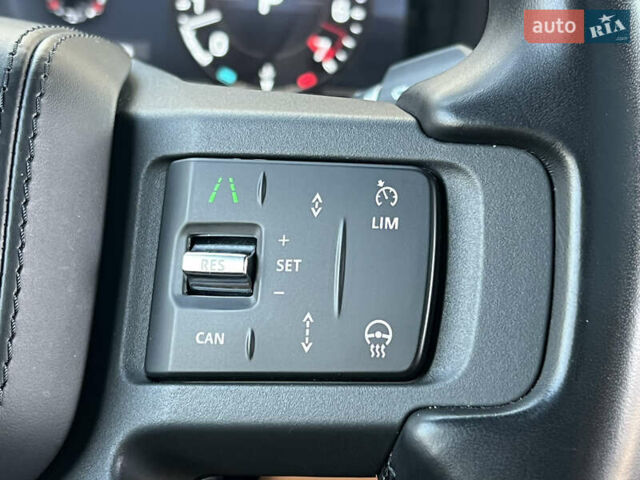 Чорний Ленд Ровер Дефендер, об'ємом двигуна 3 л та пробігом 72 тис. км за 83500 $, фото 47 на Automoto.ua