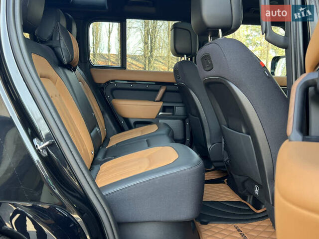 Чорний Ленд Ровер Дефендер, об'ємом двигуна 3 л та пробігом 72 тис. км за 83500 $, фото 39 на Automoto.ua