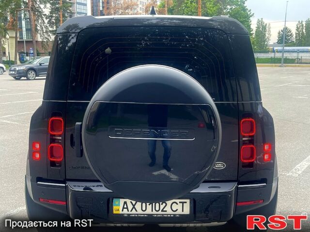 Чорний Ленд Ровер Дефендер, об'ємом двигуна 2 л та пробігом 96 тис. км за 56500 $, фото 2 на Automoto.ua