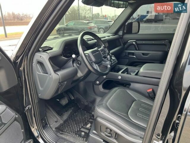 Чорний Ленд Ровер Дефендер, об'ємом двигуна 3 л та пробігом 105 тис. км за 73900 $, фото 8 на Automoto.ua