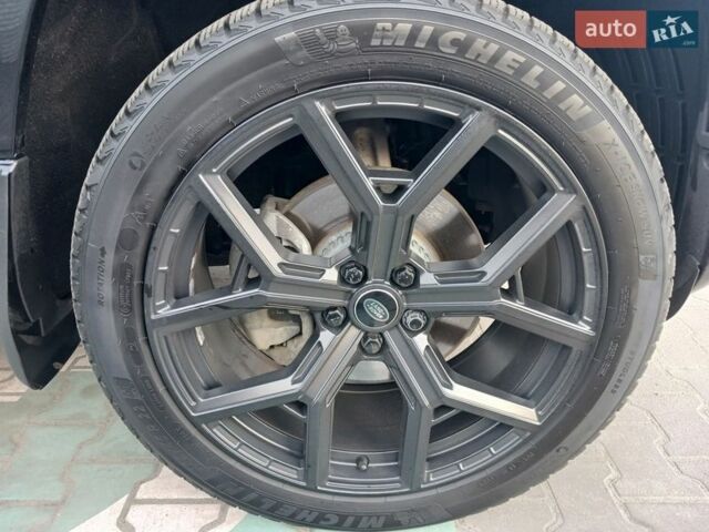 Чорний Ленд Ровер Дефендер, об'ємом двигуна 3 л та пробігом 99 тис. км за 59800 $, фото 1 на Automoto.ua