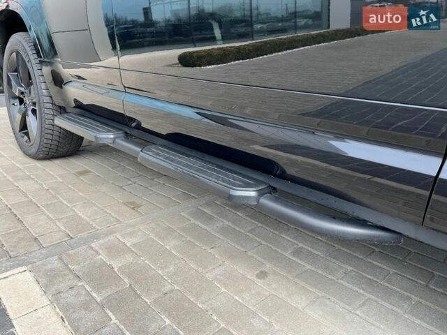 Чорний Ленд Ровер Дефендер, об'ємом двигуна 3 л та пробігом 105 тис. км за 73900 $, фото 38 на Automoto.ua