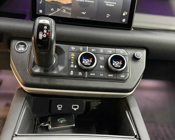 Черный Ленд Ровер Дефендер, объемом двигателя 3 л и пробегом 166 тыс. км за 60000 $, фото 16 на Automoto.ua