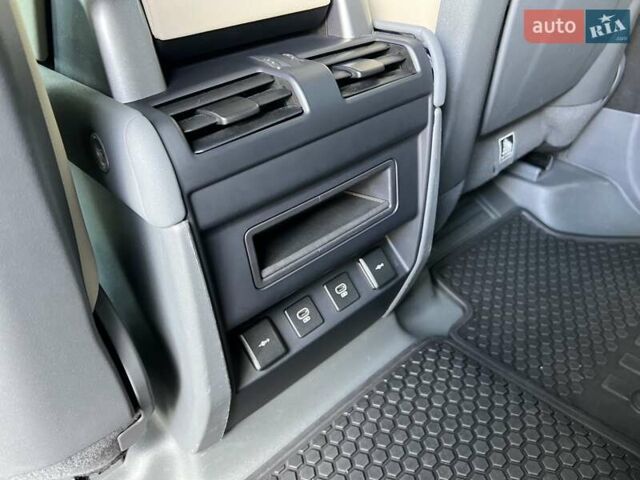 Ленд Ровер Дефендер 2021 в Киеве на Automoto.ua Черный Ленд Ровер Дефендер, объемом двигателя 3 л и пробегом 111 тыс. км за 67500 $, фото 23 на Automoto.ua