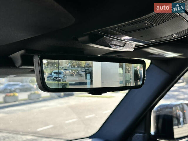 Чорний Ленд Ровер Дефендер, об'ємом двигуна 2 л та пробігом 47 тис. км за 75900 $, фото 17 на Automoto.ua