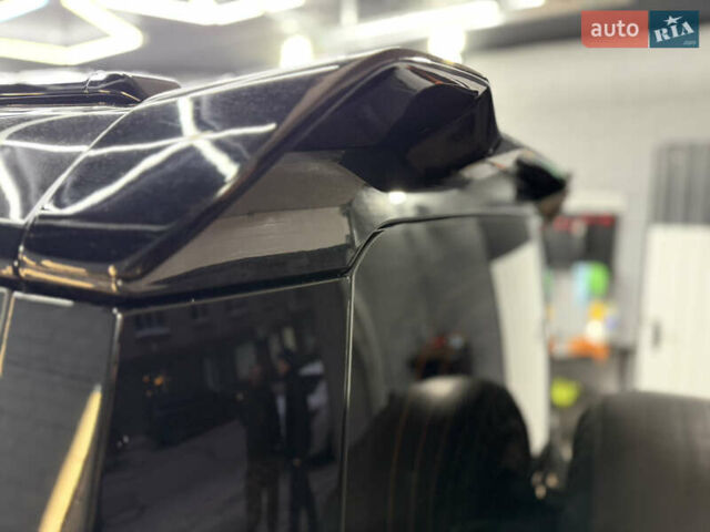 Черный Ленд Ровер Дефендер, объемом двигателя 3 л и пробегом 166 тыс. км за 60000 $, фото 21 на Automoto.ua