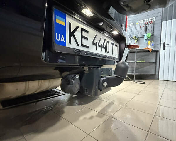 Черный Ленд Ровер Дефендер, объемом двигателя 3 л и пробегом 166 тыс. км за 60000 $, фото 19 на Automoto.ua