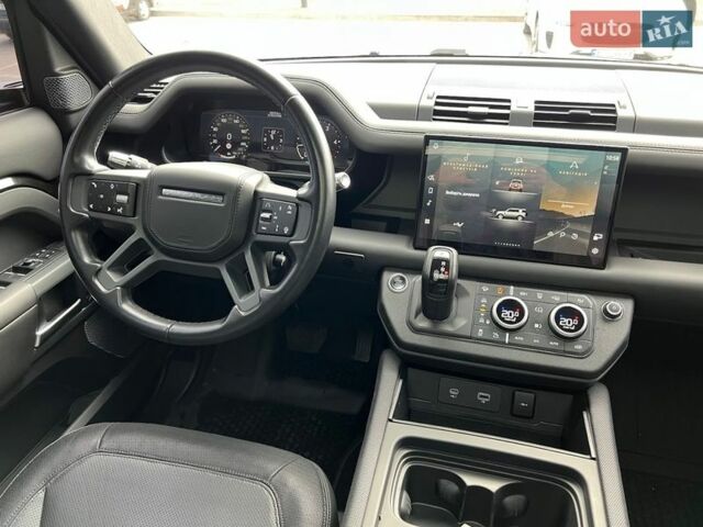 Чорний Ленд Ровер Дефендер, об'ємом двигуна 3 л та пробігом 105 тис. км за 73900 $, фото 25 на Automoto.ua