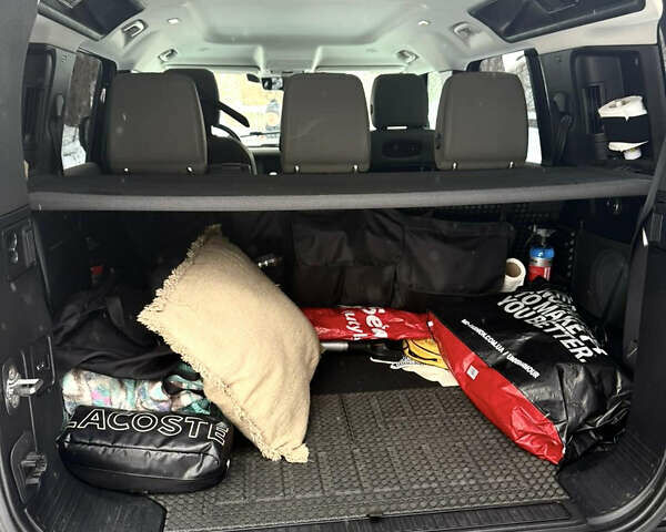 Чорний Ленд Ровер Дефендер, об'ємом двигуна 3 л та пробігом 90 тис. км за 68000 $, фото 26 на Automoto.ua