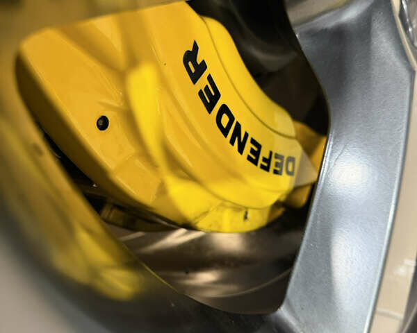 Черный Ленд Ровер Дефендер, объемом двигателя 3 л и пробегом 166 тыс. км за 60000 $, фото 10 на Automoto.ua