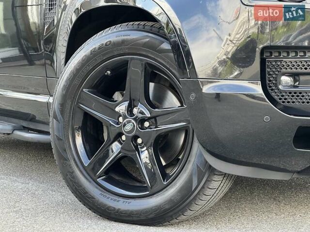 Чорний Ленд Ровер Дефендер, об'ємом двигуна 3 л та пробігом 113 тис. км за 66900 $, фото 4 на Automoto.ua