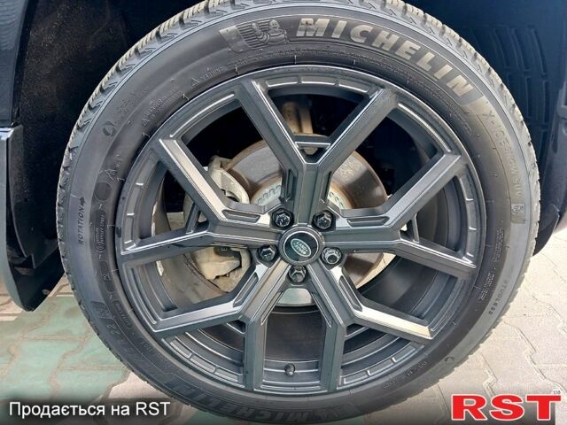 Черный Ленд Ровер Дефендер, объемом двигателя 3 л и пробегом 99 тыс. км за 62500 $, фото 12 на Automoto.ua